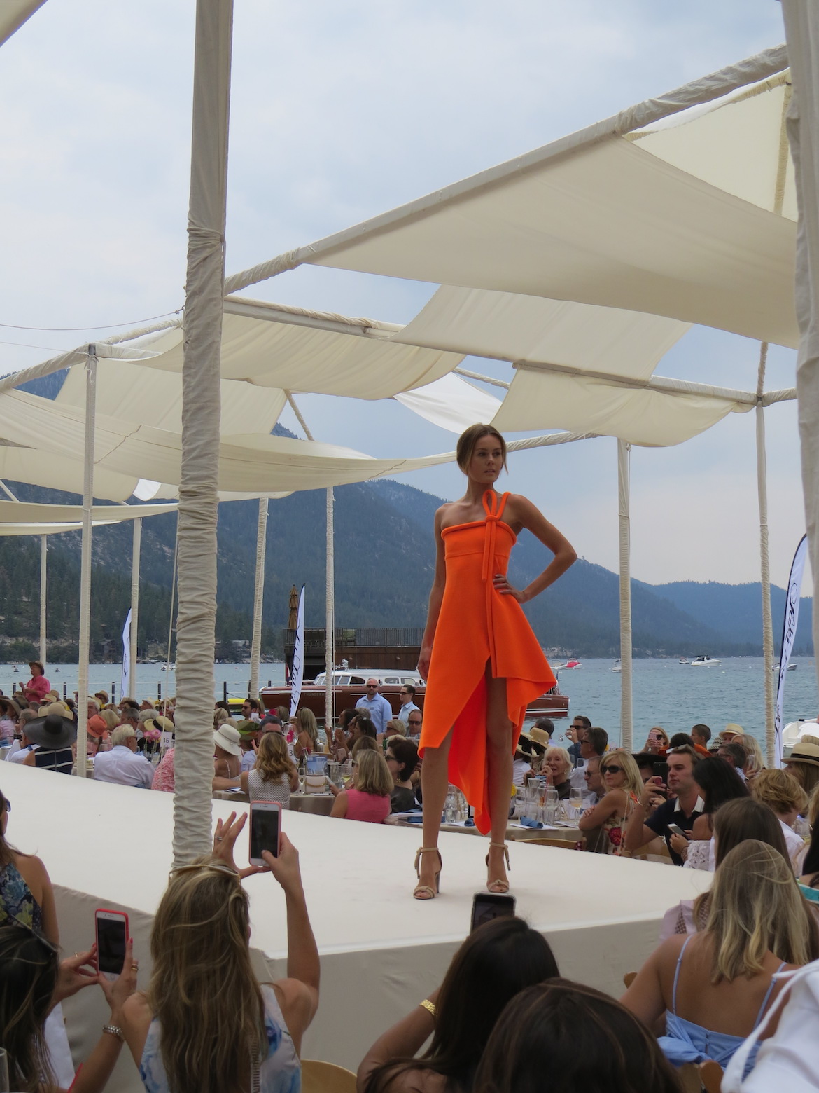 League to Save Tahoe Fashion Show, Saks Fifth Avenue, Oscar de la Renta